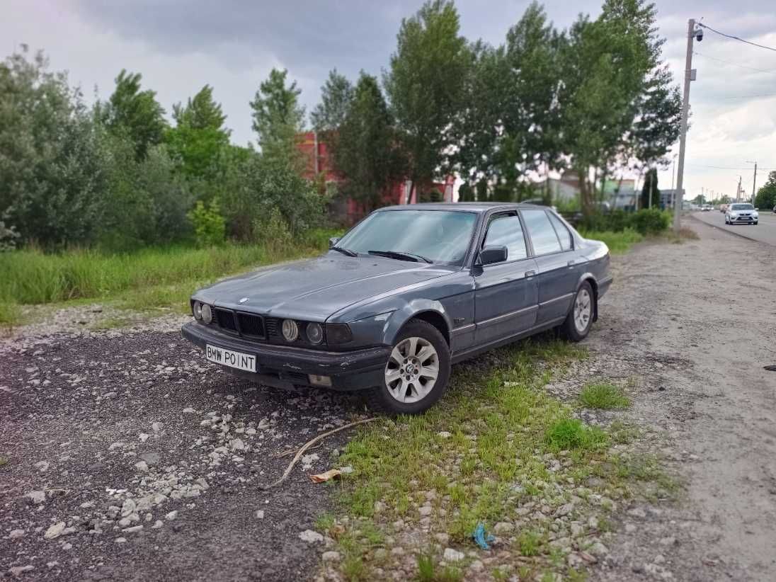 В розборі BMW e32 735i