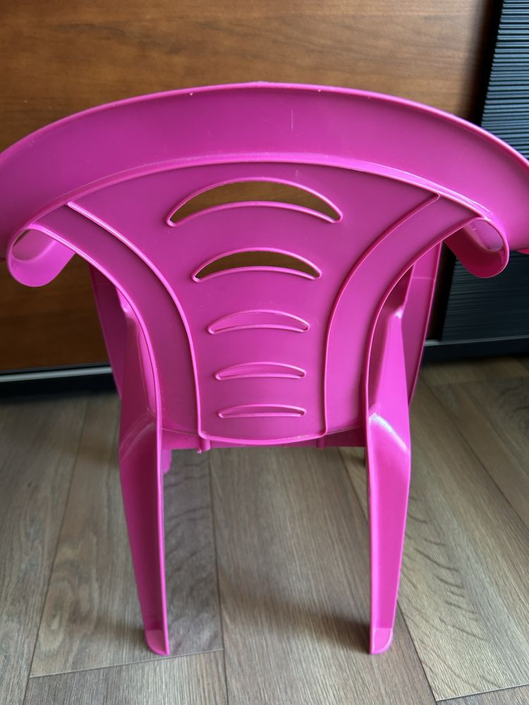 Krzesło plastikowe dla dziecka