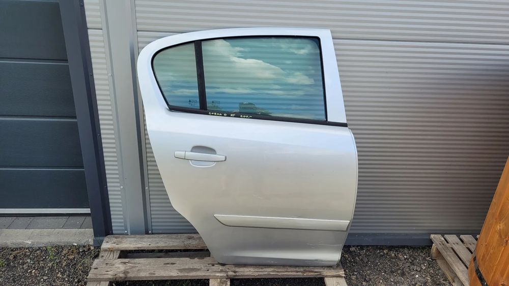 Opel Corsa D Drzwi prawy tyl