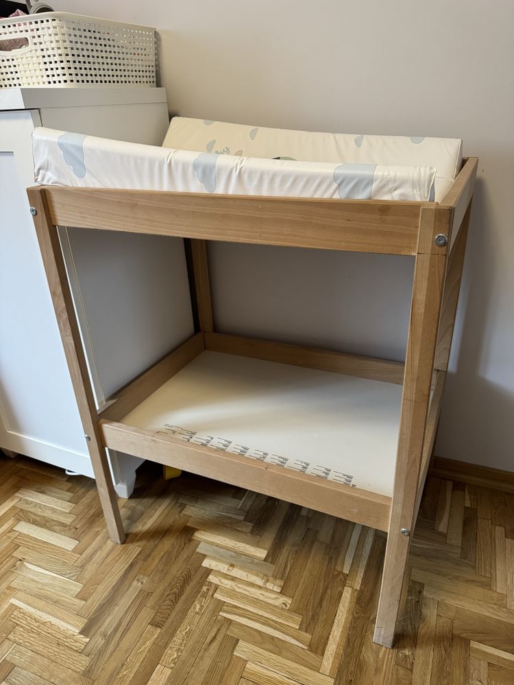 Przewijak drewniany IKEA + gratis - kosz mojżeszowy