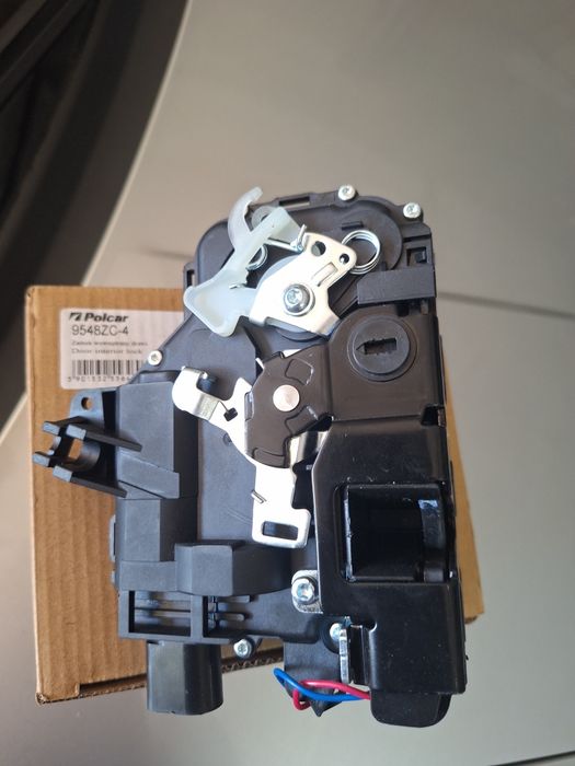 Замок дверей гольф 4