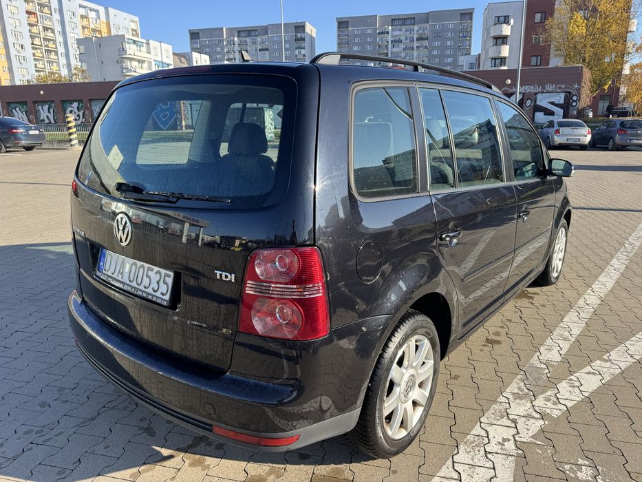 Volkswagen Touran 1.9 Diesel – 2009 r. – zadbany, bogate wyposażenie