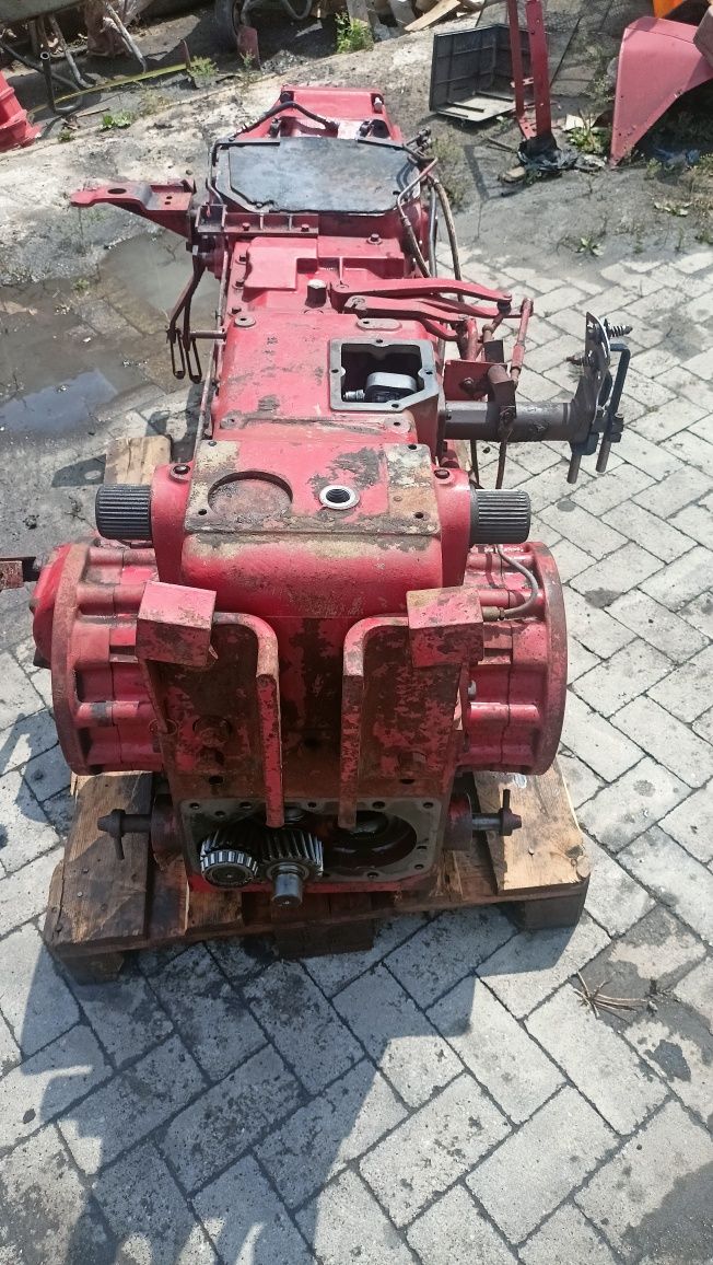 Skrzynia case 844 as