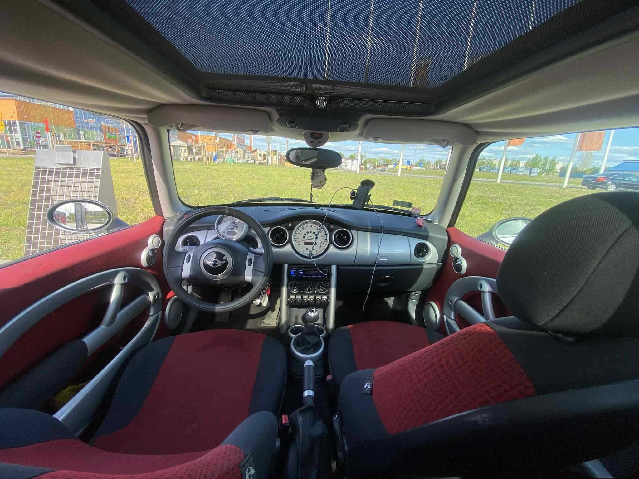 Mini Cooper R50 2003