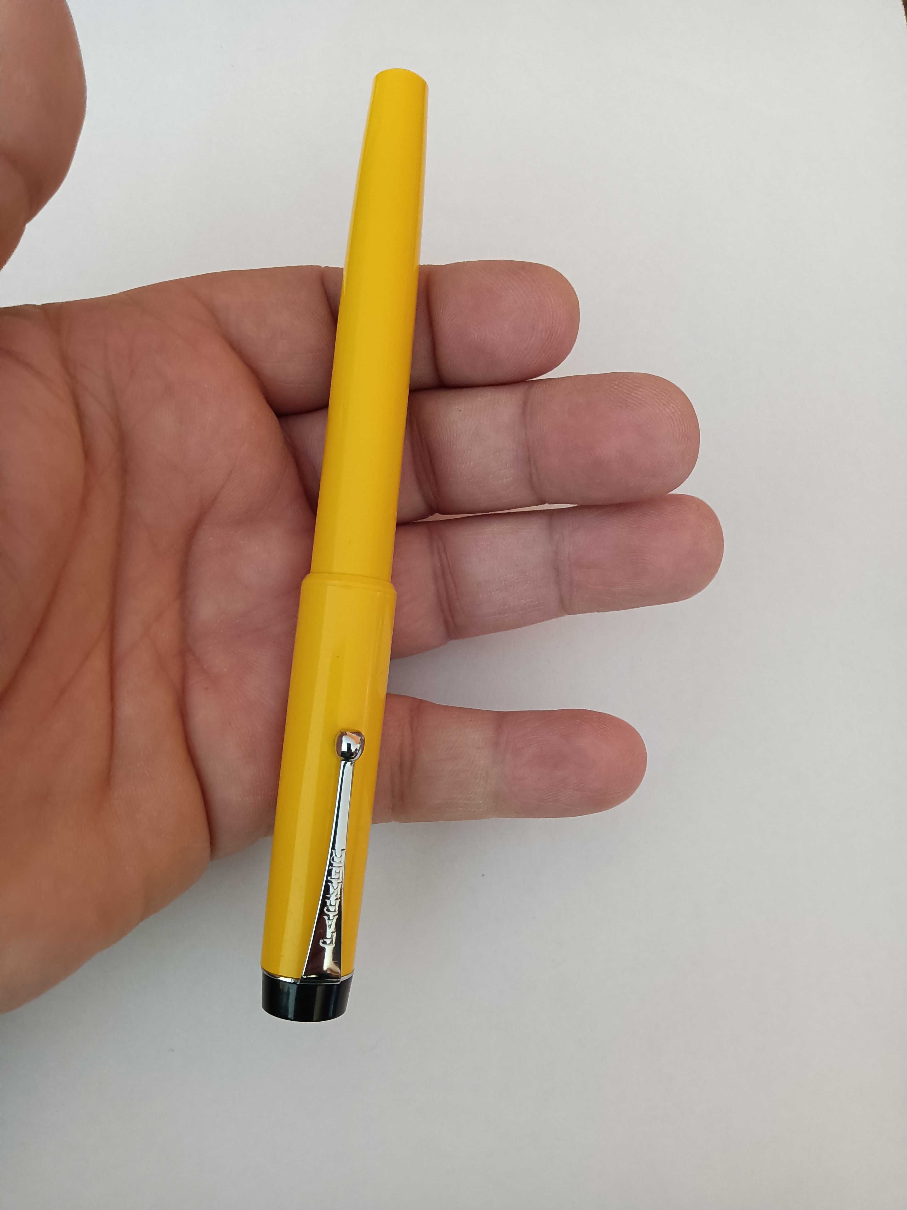 Caneta Parker modelo Big Red, como nova