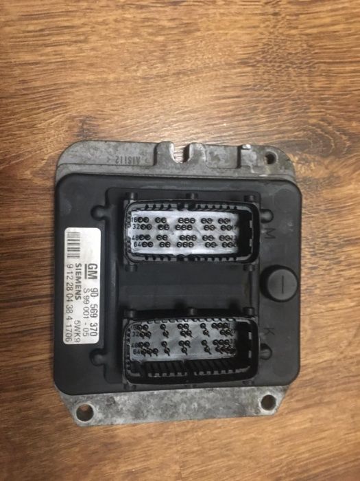 Блок управления Эбу Opel Astra Vectra Zafira 90569370 X18XE1 X20XE1