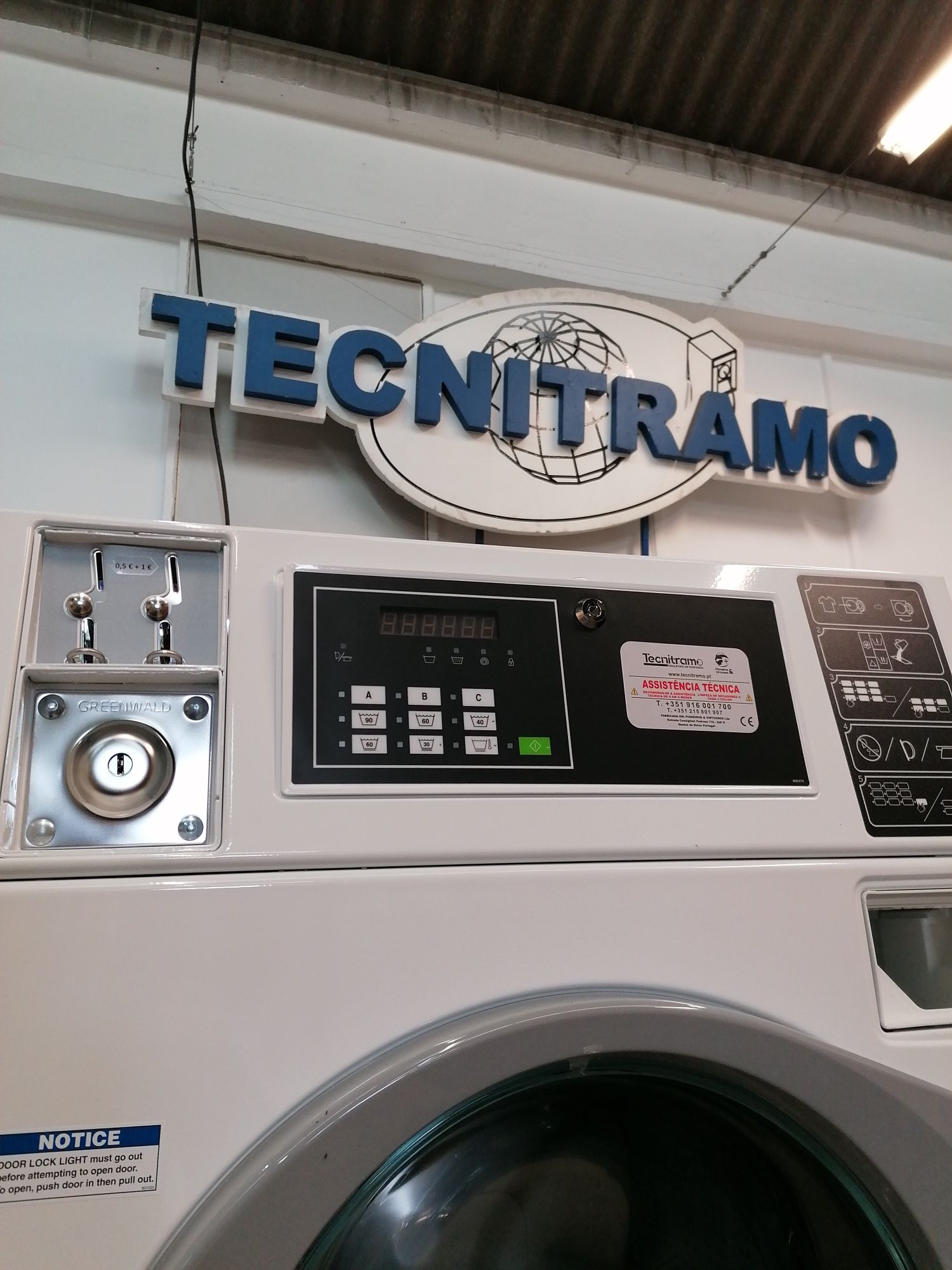 Máquina de lavar roupa Self service lares e Residências Sénior