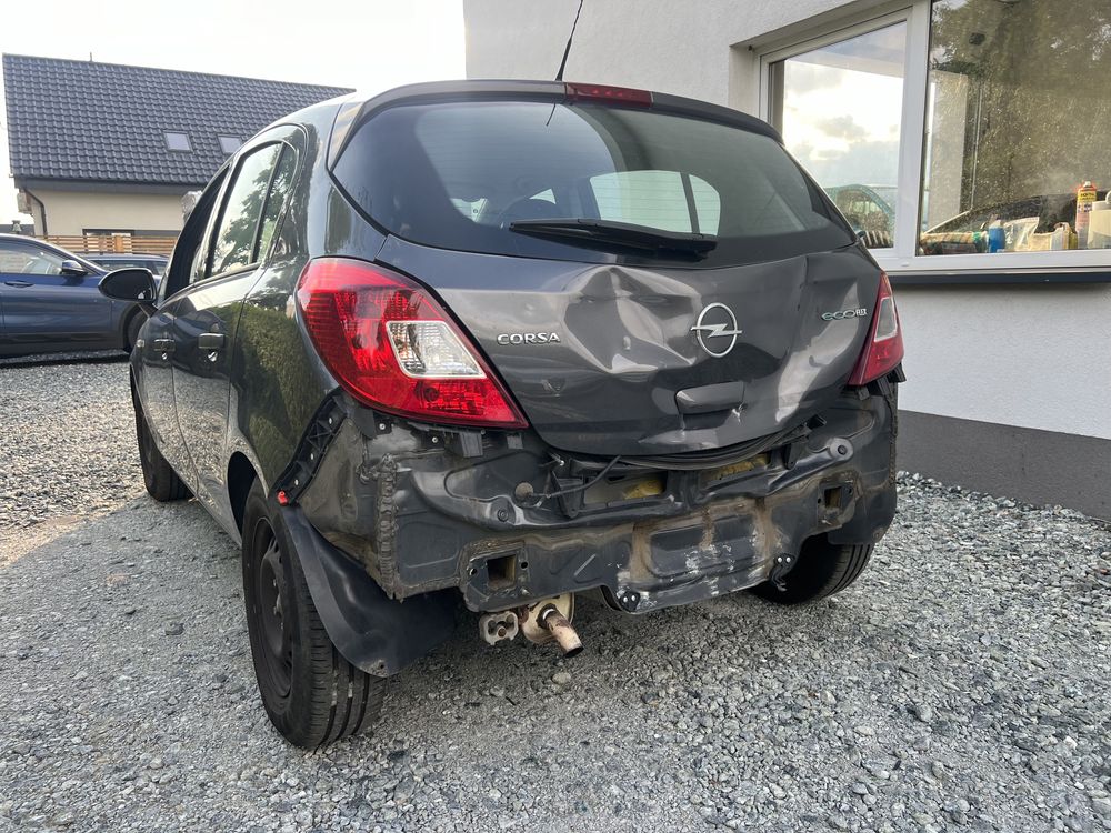 Opel Corsa D 2010 Rok 1.2 benzyna klima