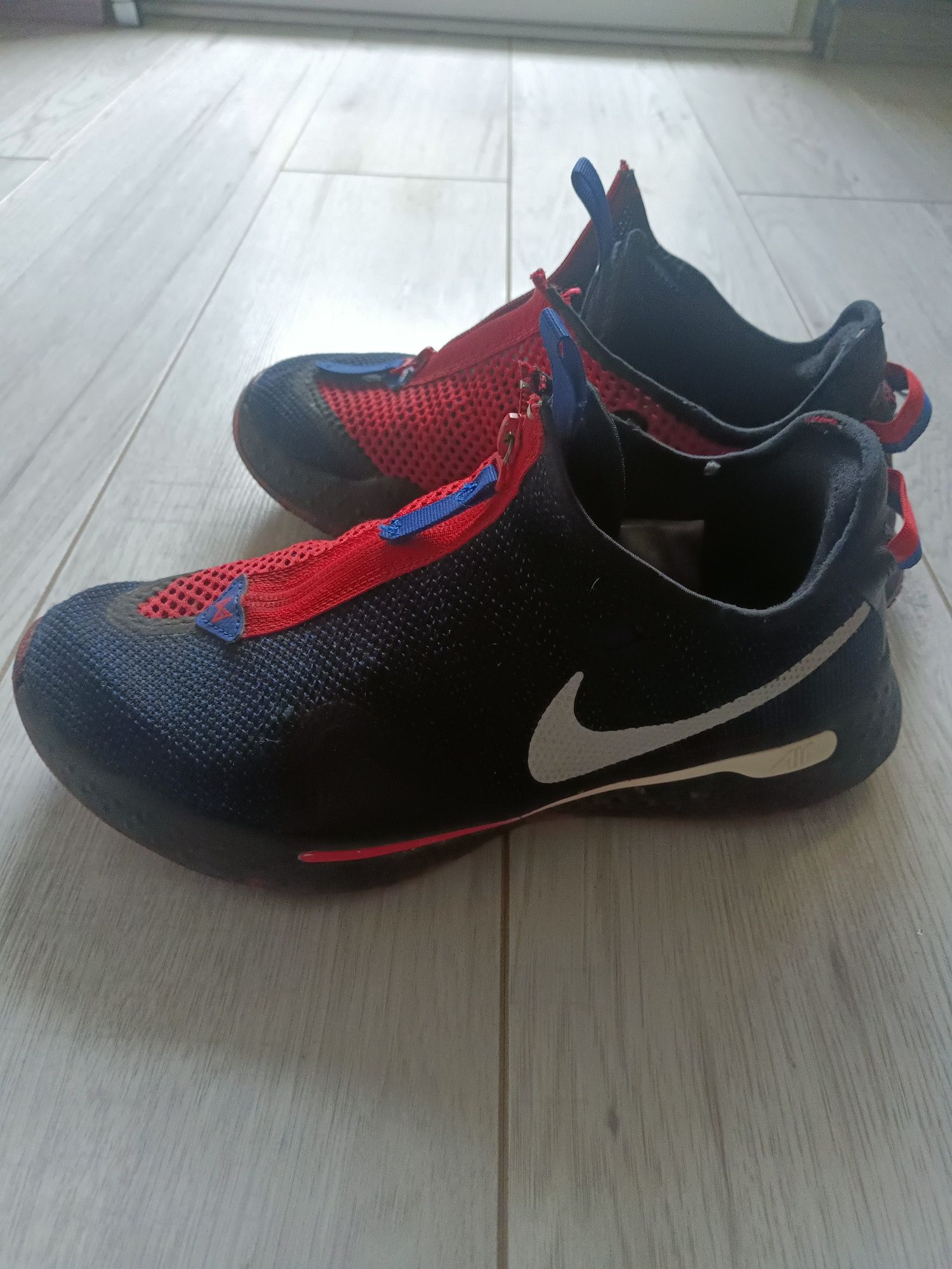 Nike Paul George 4 do koszykówki czarno czerwone 44