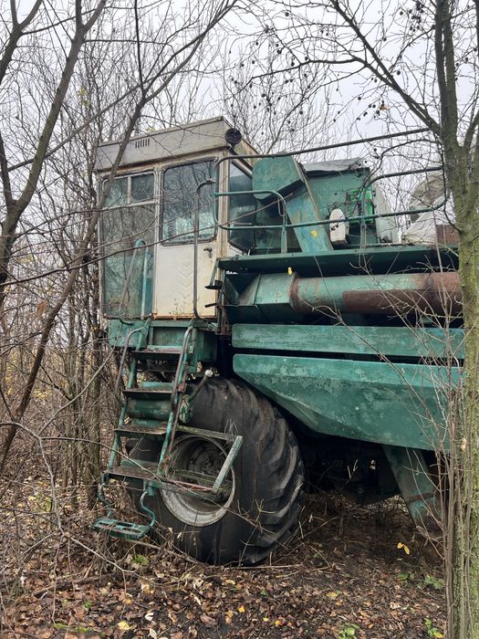 Зернозбиральний комбайн єнісей