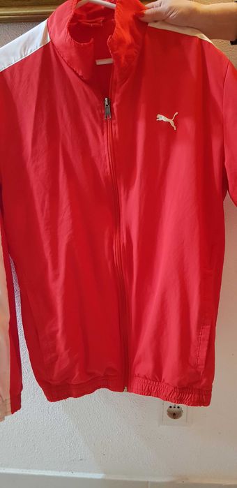 Tenis e camisa em bom estado