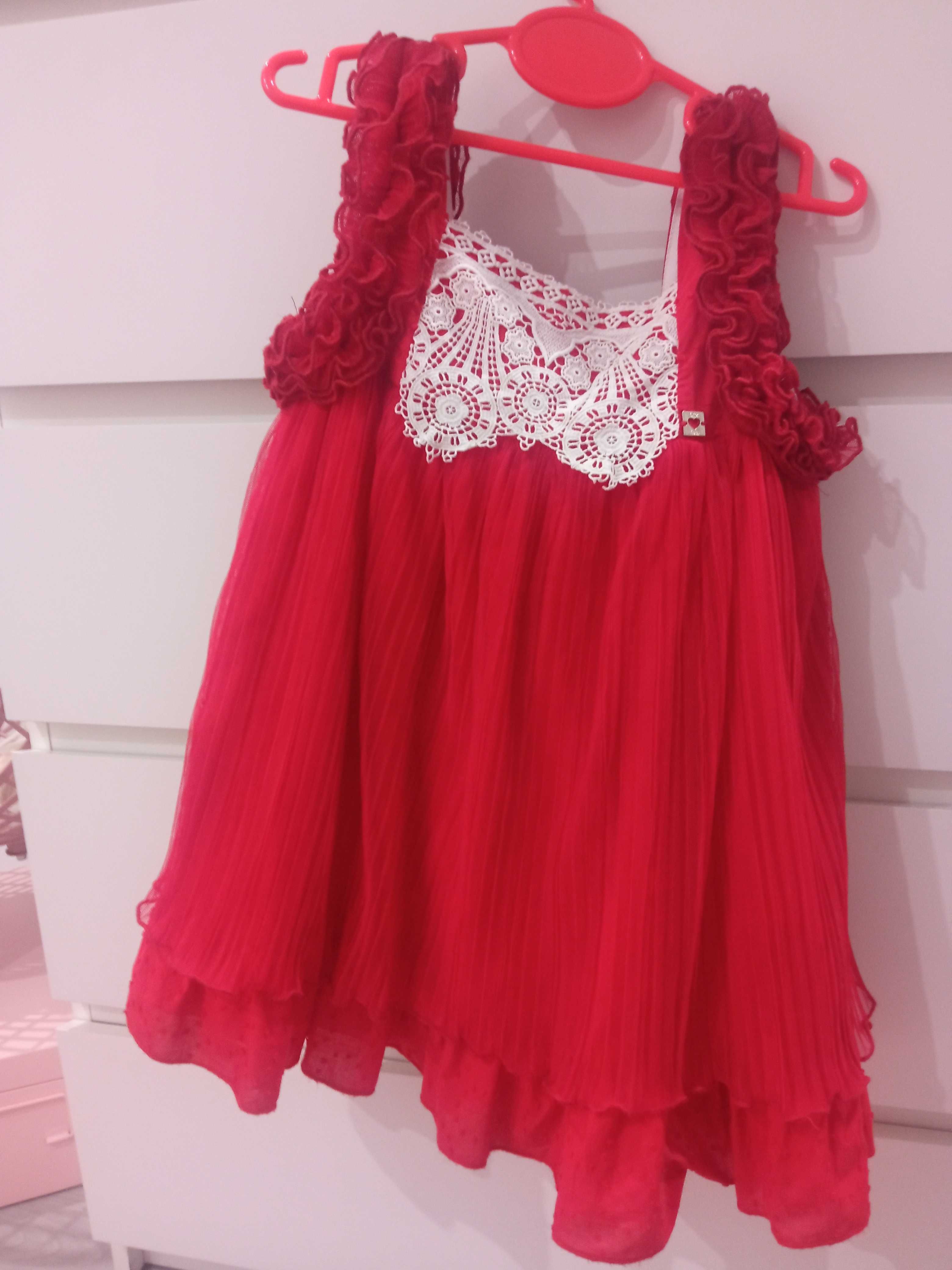 Vestido vermelho menina