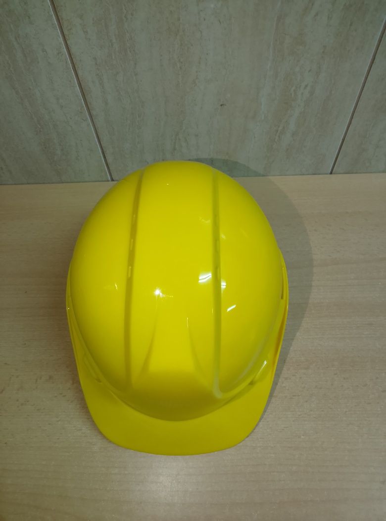 Nowy kask ochronny Consorte