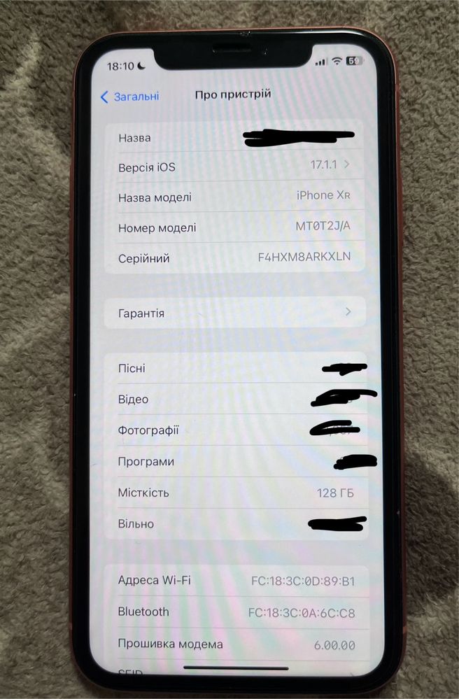 iPhone XR, 128 Гб з чохлами