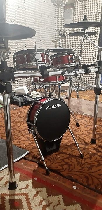 Alesis  strike 8000