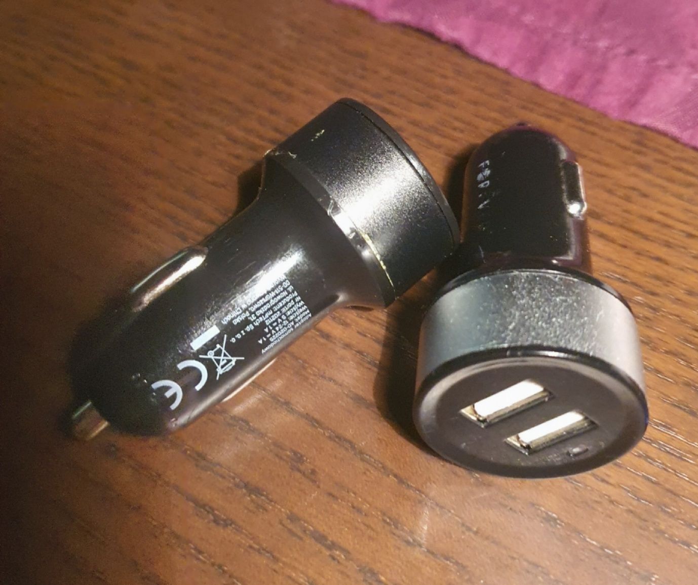 Adapter Ładowarka samochodowa 2x USB do telefonu urządzeń