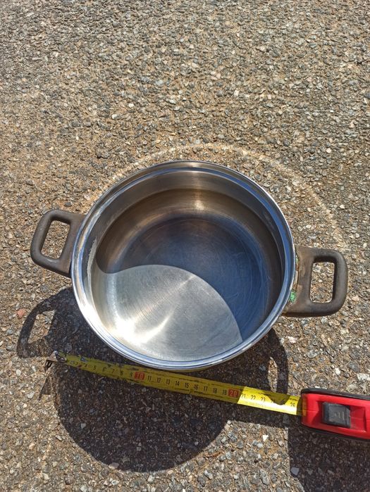 Продам кастрюля .