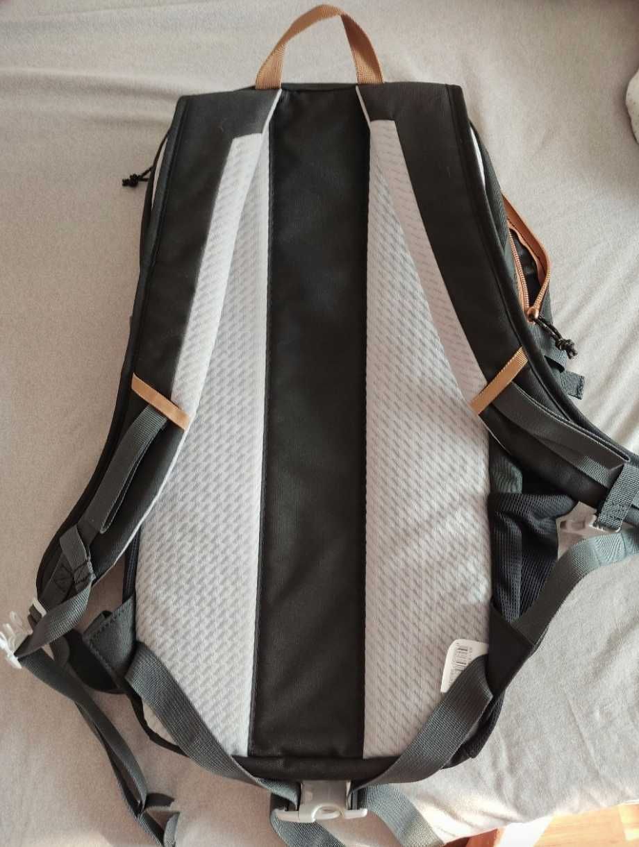 2w1 Mocny plecak Turystyczny 30L + pled piknikowy 170x140 Kempingowy