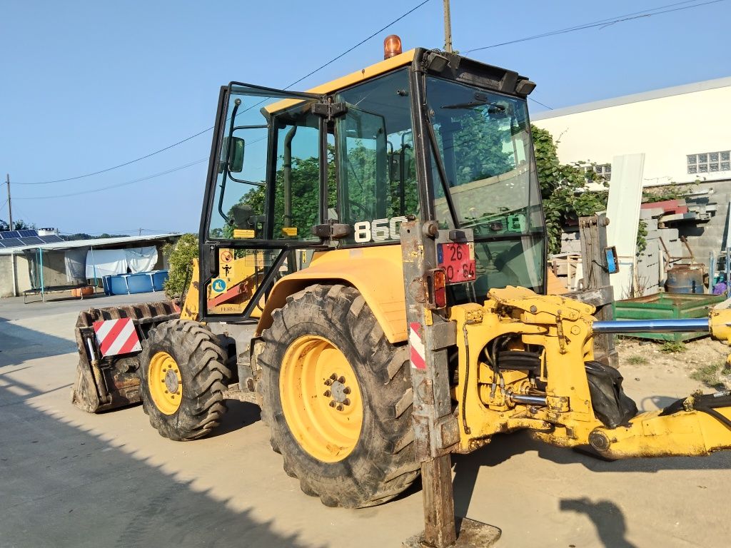 Retroescavadora Fermec 860