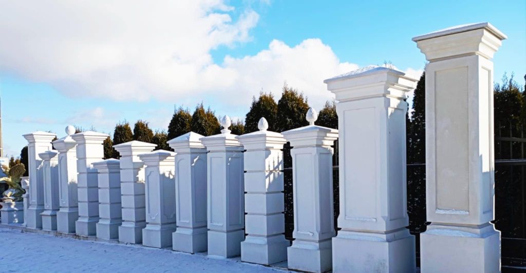 Słupy Ogrodzeniowe  Betonowe Dworkowe