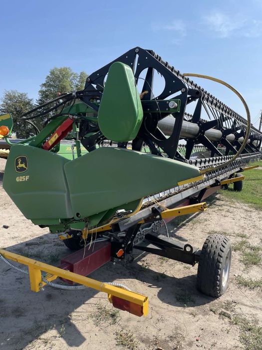 Продається комбайн Джон Дір S670 з зерновою жаткою