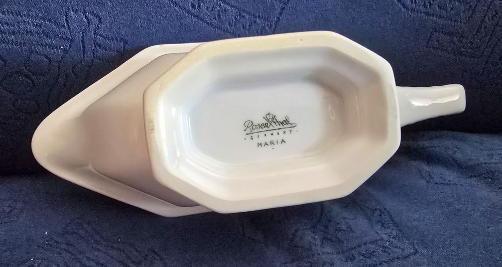 Mala sosjerka Rosenthal Maria.