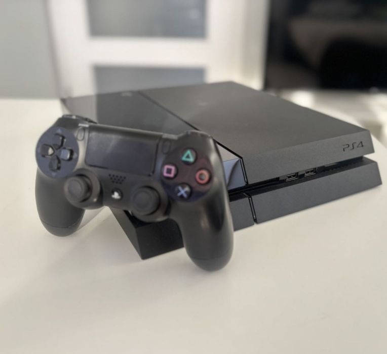 PlayStation 4 como nova