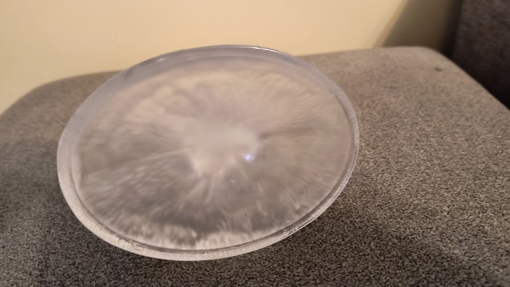 Szklana figurka koguta