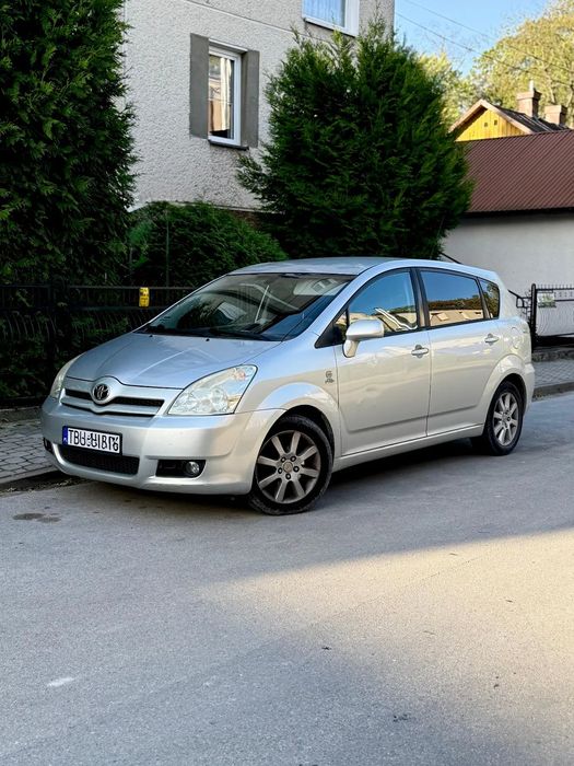 Toyota Corolla Verso Toyota Corolla Verso 2.0 D-4D (116 KM) • 2004 • 5 miejsc • manual –