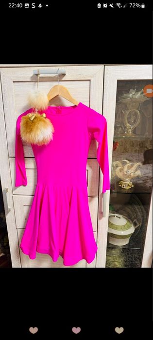 бейсік/бейсик, яскраво-рожеве ювенальське плаття