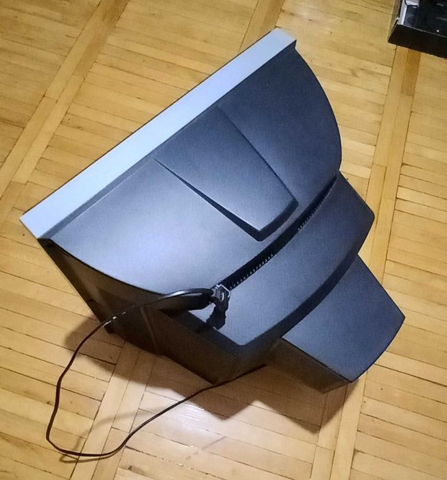 Кинескопний ЄЛТ телевізор LG 21FJ4AB