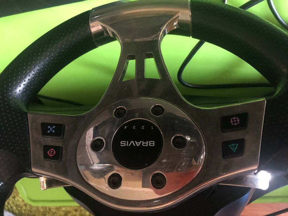 Игровой руль Bravis