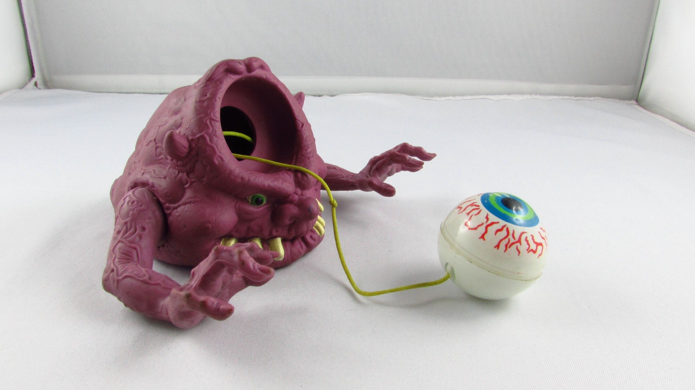 KENNER The Real Ghostbuster Bug-Eye Ghost Figurka Kolekcjonerska 1986