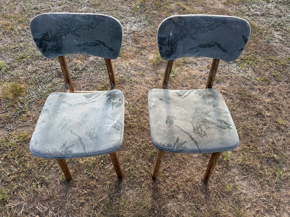 Przepiekne stare krzesla