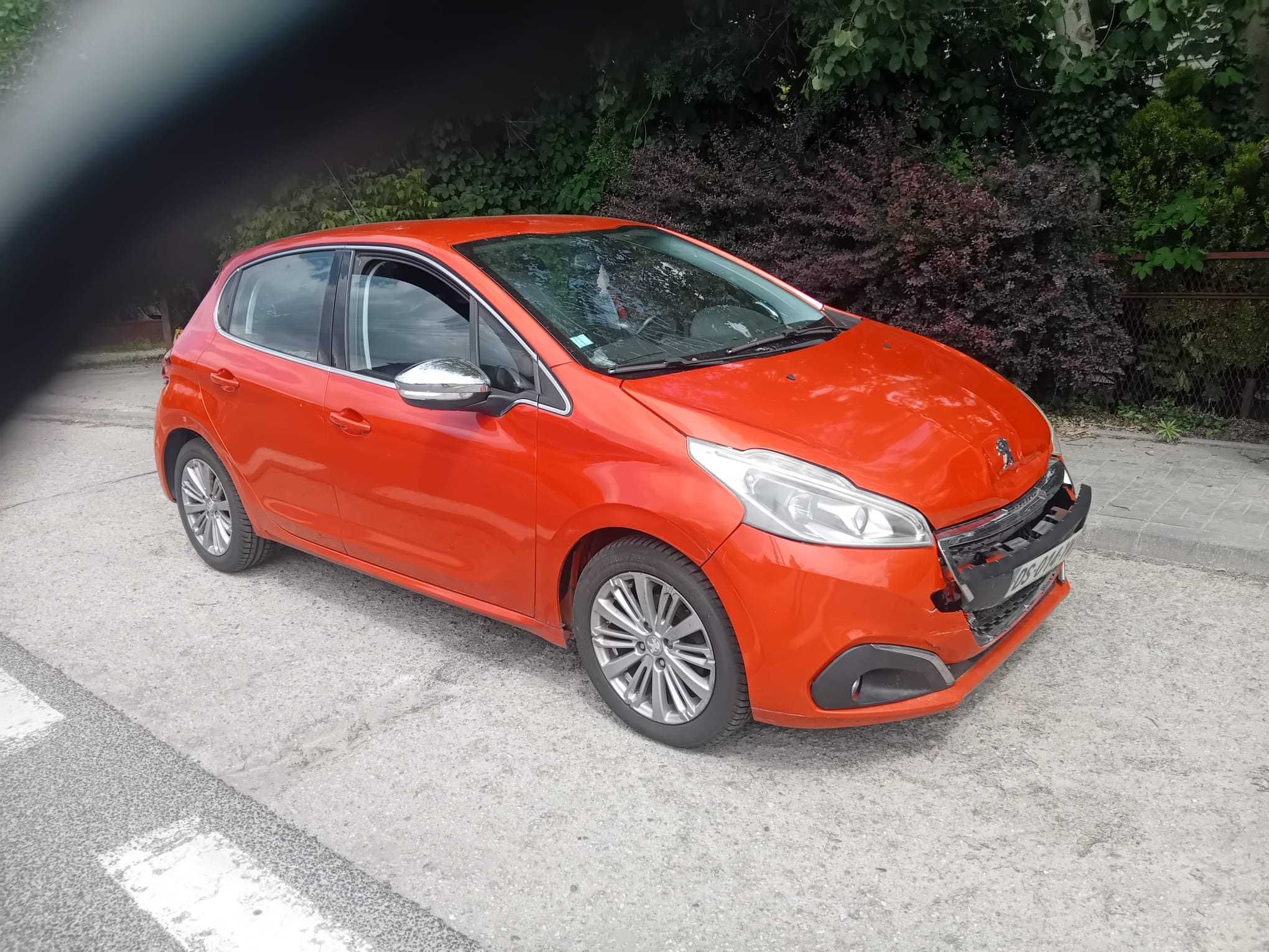 Peugeot 208 1.2 turbo benzyna 2015 r.