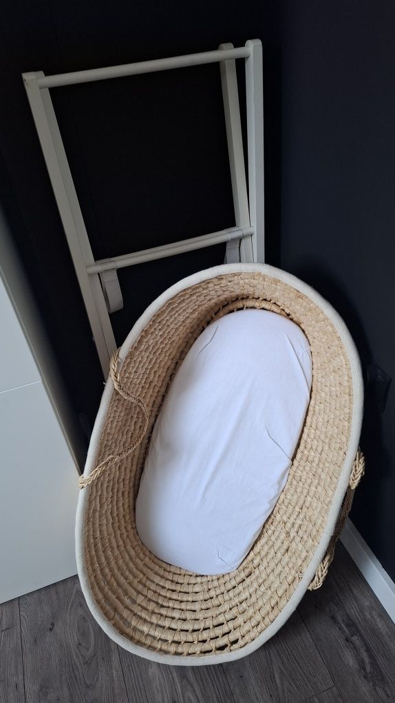 Kosz Mojżesza że stojakiem