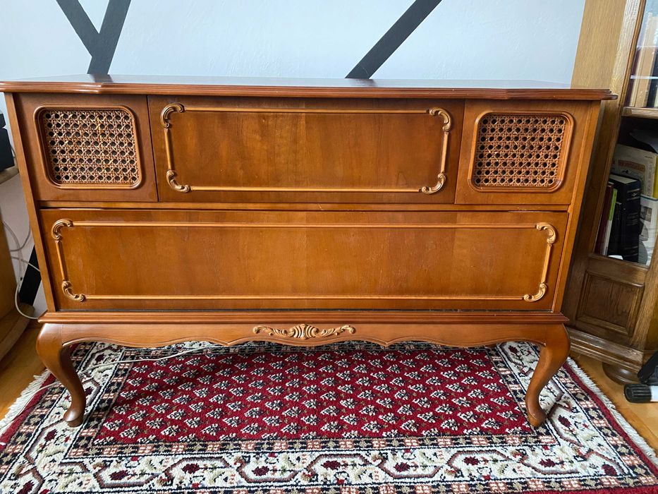 Komoda Goslar z radiem i gramofonem ludwikowska