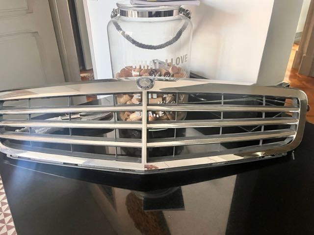 Radiator de grelha de Mercedes Classe C - NOVA