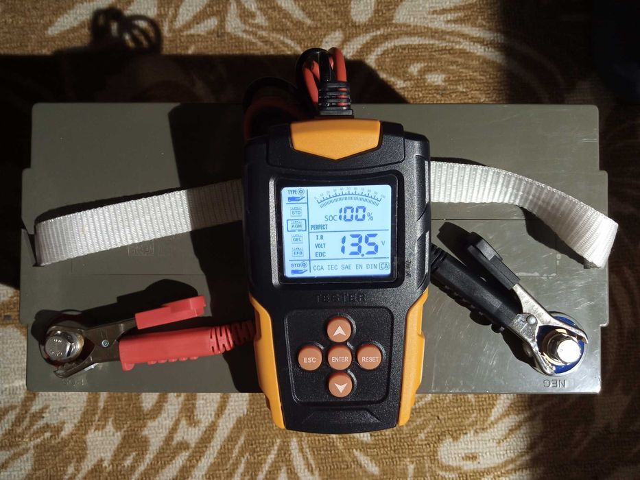 Комплект безперебійного живлення.