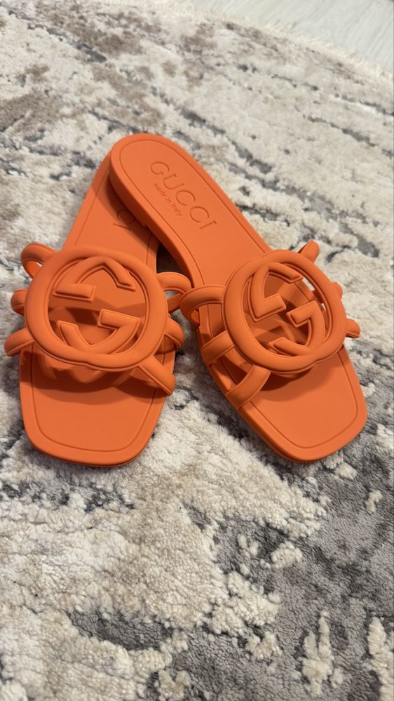 Шлепки, тапки пляжные Gucci Гуччи