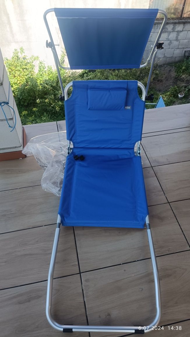 Leżak plażowy z daszkiem