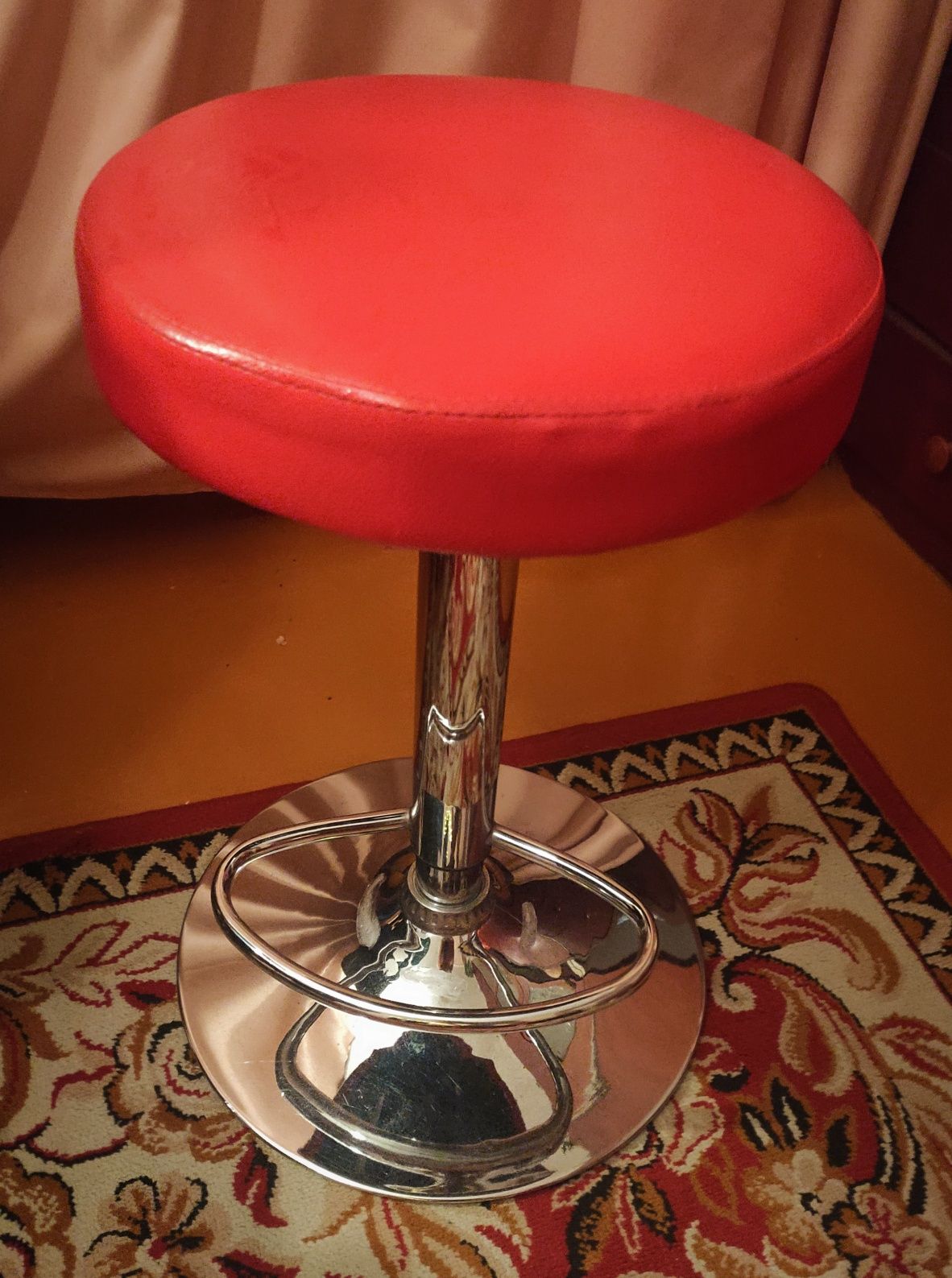 Hoker, krzesło barowe, regulowane, czerwone. Stołek, krzesło obrotowe
