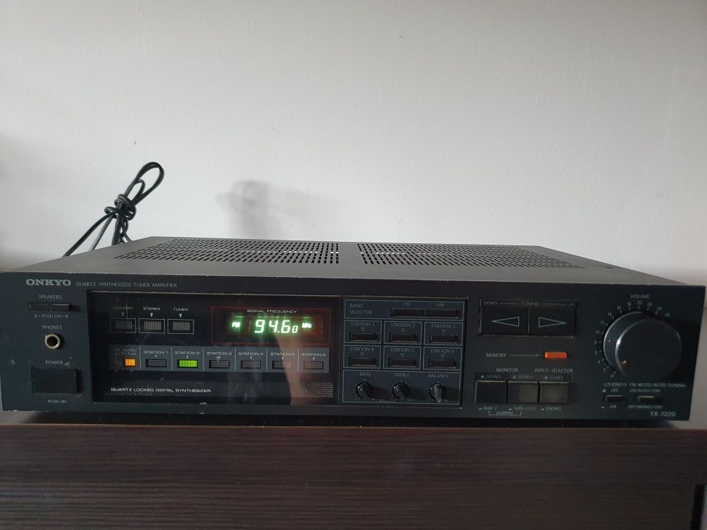 Amplituner Onkyo TX-7220