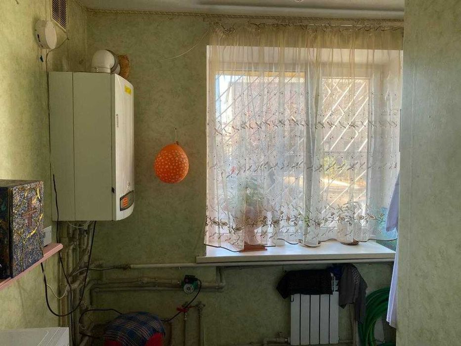 Продаю  будівлю магазину з офісними приміщеннями