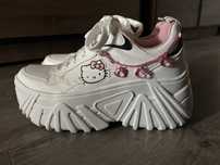 кросівки від Bershka Hello Kitty