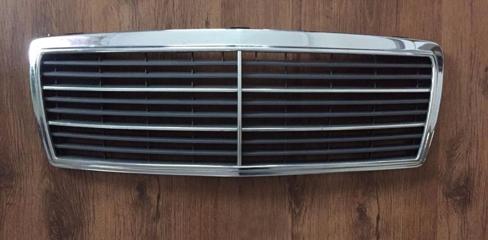 Grelha do Capot - Mercedes Classe C (W202)