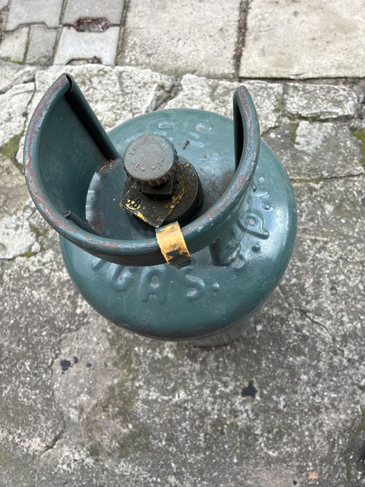 Butla gazowa na okolo 8KG gazu