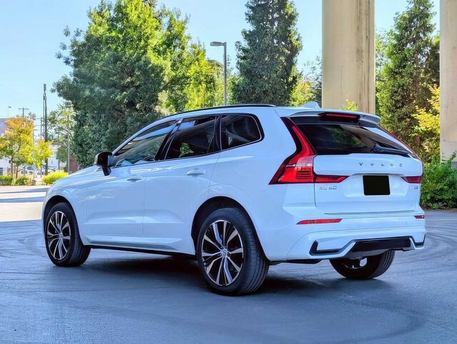 Volvo XC60      2023