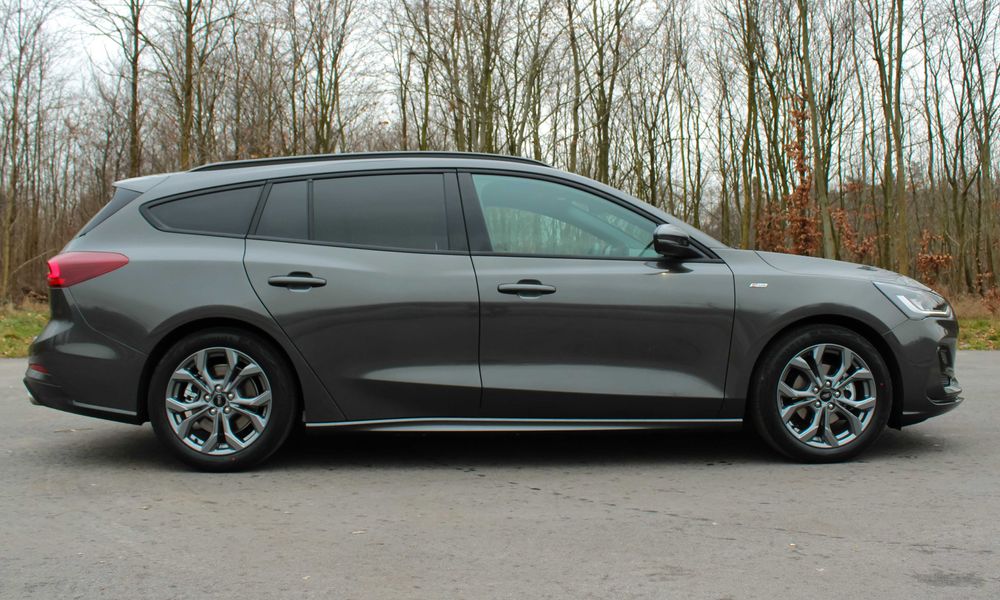 WYNAJEM FORD FOCUS ST-LINE X kombi – 1.5 diesel 115 KM – automat