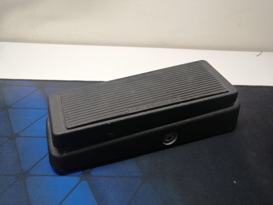 Crybaby wah wah dunlop